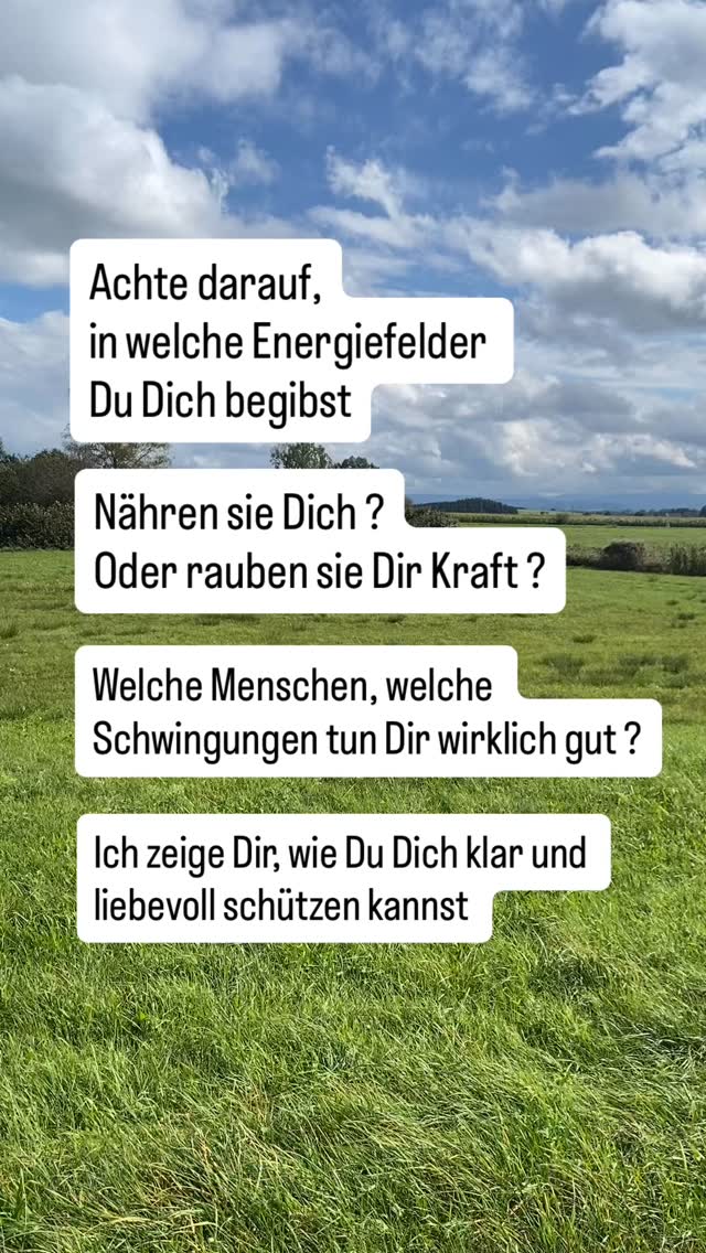 Mein Tip für Deinen energetischen Schutz 💫
Wenn Du einer Person gegenüber stehst, dann stelle Dir vor Deinem inneren Auge eine energetische 8 vor.
Male sie gedanklich um Euch beide herum.
Fülle die beiden Felder mit einem Heillicht( Gold, Grün, Lila - das, was sich vor Deinem inneren Auge zeigt und sich gut anfühlt )
Die Trennung durch die 8 zwischen Euch schützt Dein Energiefeld und lässt Dich ganz bei Dir bleiben 🙌🏻💫 und … immer viel Liebe verteilen ❤️❤️❤️
@klarheit_im_herzen
#Energiefeld#schutz#hoheschwingungfrequenz#beidirbleiben