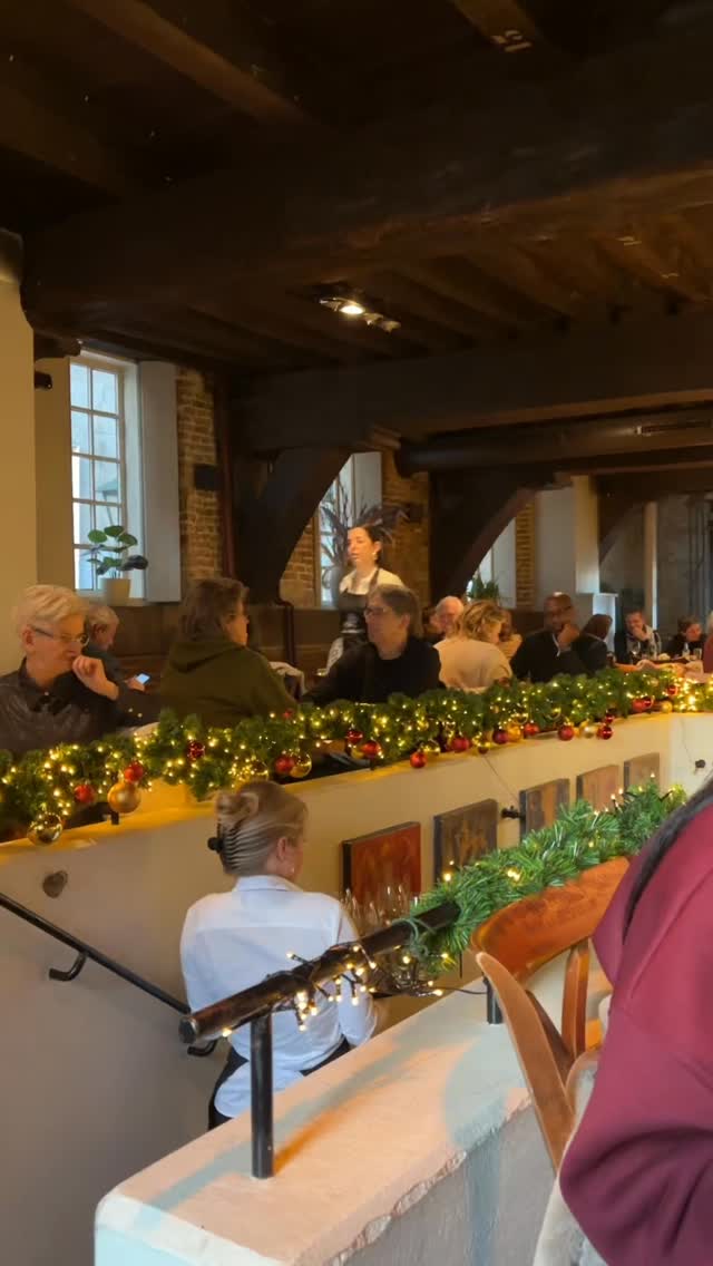 Enjoy every Sunday with a live band at De Waag 🎼✨
For a cozy dinner ,enjoy our restaurant upstairs
Make your reservations now !!
https://www.dewaagdelft.com/?ved=2ahUKEwjx_vqJjfKRAxUBxAIHHVH4HpAQgU96BAgtEAQ
#delft #band #dewaag #restaurant #cafe