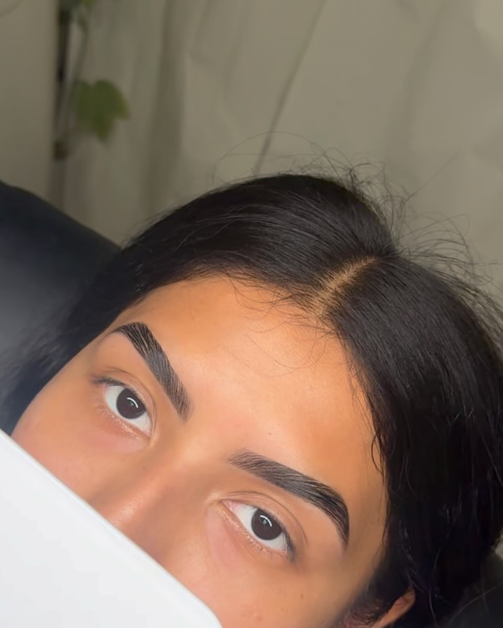 life has been lifing i haven’t been posting much content but i sure been working 💪 DM ME 2 BOOK THAT BROW APPT !!
brow wax/map + tint + lami no filter btw 😍😍
#browwax #browmapping #eyebrowmapping #browlamintation #browtinting #browgame #kkbrowista