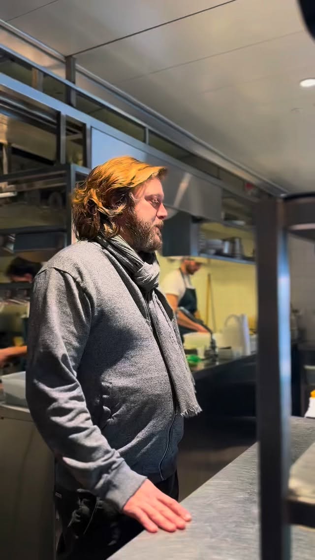  הגיע למטבח שלנו היישר מהרשת דג אריאן במשקל 20 ק”ג. אריאן לבדו הוא נדיר, שלא לדבר על הגודל. בואו לראות איך הוא יגיע אליכם לצלחת.