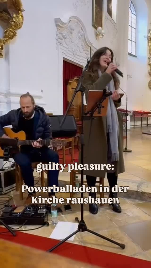 Kirchenhall, Powerballade (mit Celine Dion fährt man hier nie verkehrt) und die ganz großen Gefühle - fertig ist die absolut unwiderstehliche Mischung für uns als Akustikduo! Wenn man schon so einen tollen Raumklang hat, dann darf es ruhig auch richtig emotional sein. Was meint ihr?
Throwback zu einem wunderschönen Event im Dezember ♥️
#Akustikduo #poweroflove #livemusik