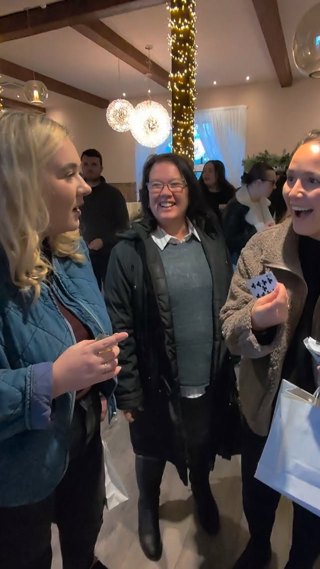 Some lovely reactions captured on my @raybanmeta glasses at the @thebarnatwillerby wedding fair yesterday 😍
It was my first time at this stunning venue and oh my goodness was it fabulous!!!!?
Super friendly staff and gorgeous surroundings and I met so many new suppliers too 😍
Very much looking forward to coming back soon 😍
Thank you for having me 😘😘