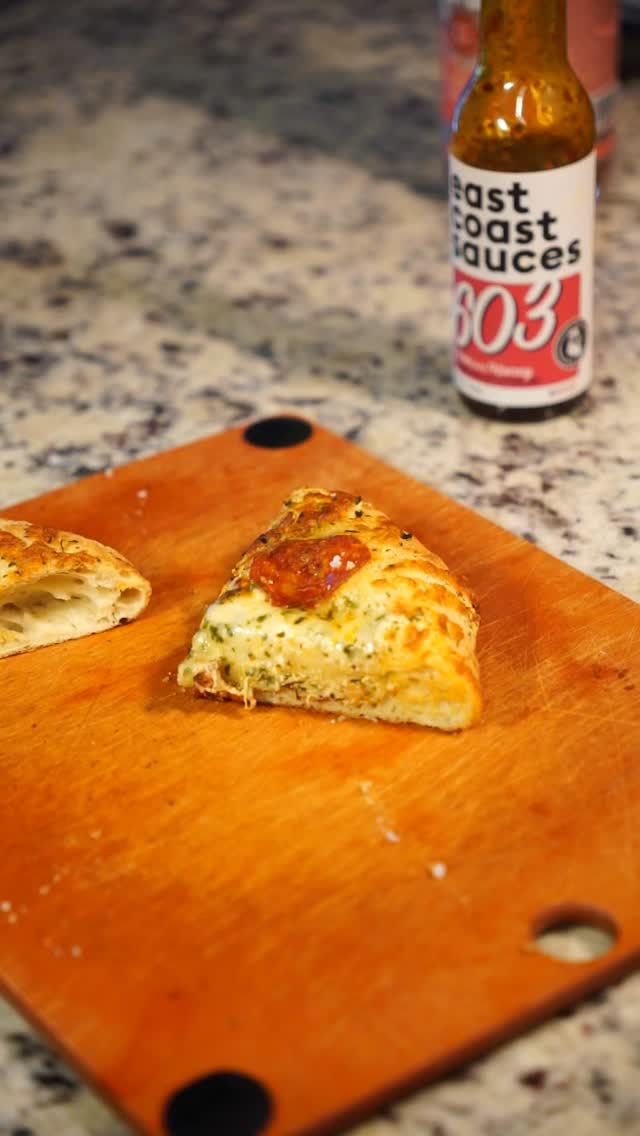 Bet you can’t name a better combo. Maybe wings and buffalo, maybe sriracha and eggs, but I’d say the 603 and pizza is a match made in heaven! #fueledbysauce #eastcoastsauces
