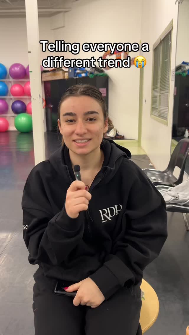 Telling our dancers a different trend 😂
#rdp #rhapsodydanceproject #adultdance