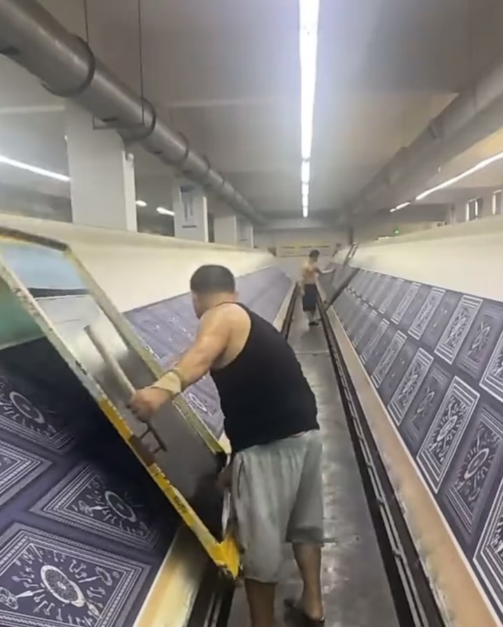 Hand-printed silk scarf.
#silkscarf