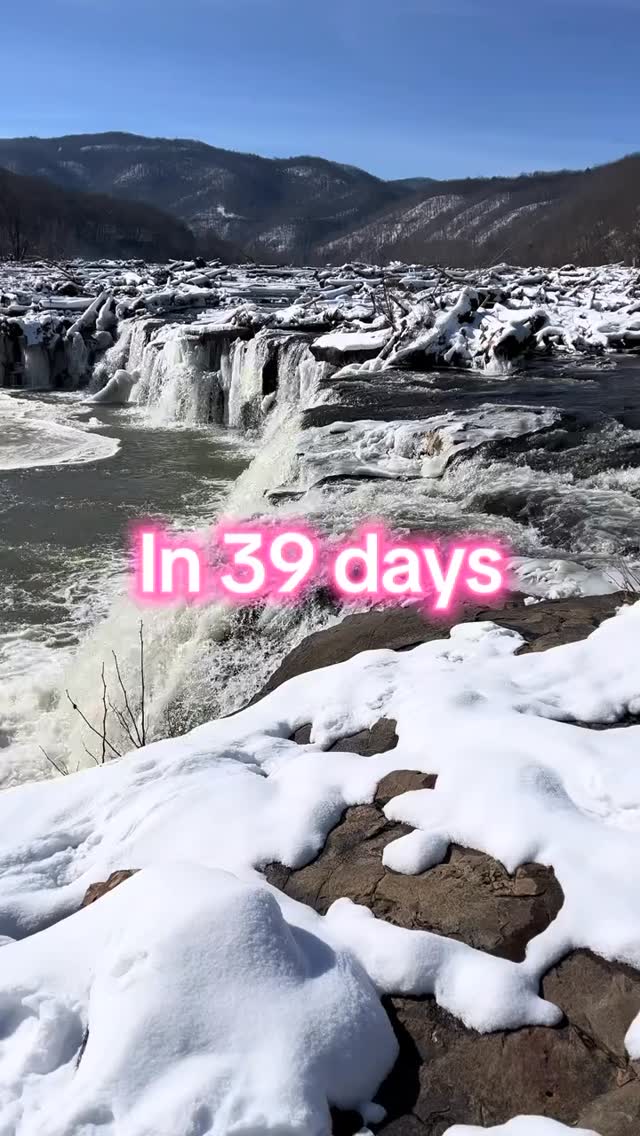 We love Sandstone Falls any time of year, but we also love when the days are longer! The countdown is on, only 39 days until the sun sets at 7:25pm.
#waterfallwednesday #exploresummerscounty #almostheaven #sandstonefalls #waterfalls
