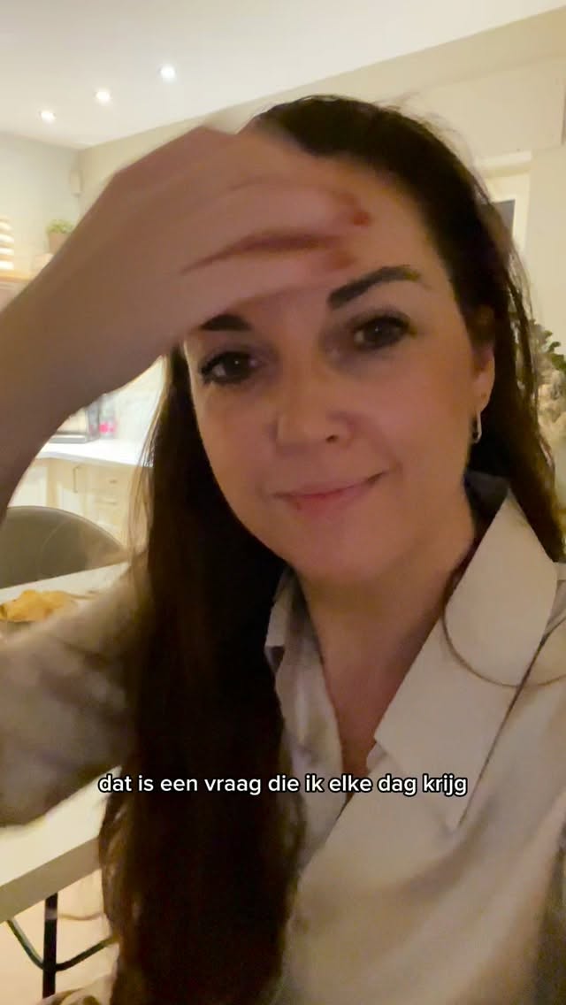 Er is geen juiste keuze, er is alleen de keuze voor jouw huid.
📆 Zaterdag 7/2 – beperkte plekjes
✨ Volledig of half gelaat
✨ Pure collageenactivatie
Met gratis collageen serum t.w.v. 60 euro
👇 Boek nu je Liftboost plek.
Heb je vragen over de behandeling? Stuur me gerust een berichtje. Of maak jouw afspraak voor de LIFTBOOST DAG op zaterdag 7/2 via purelle.be
Liefs
Lien