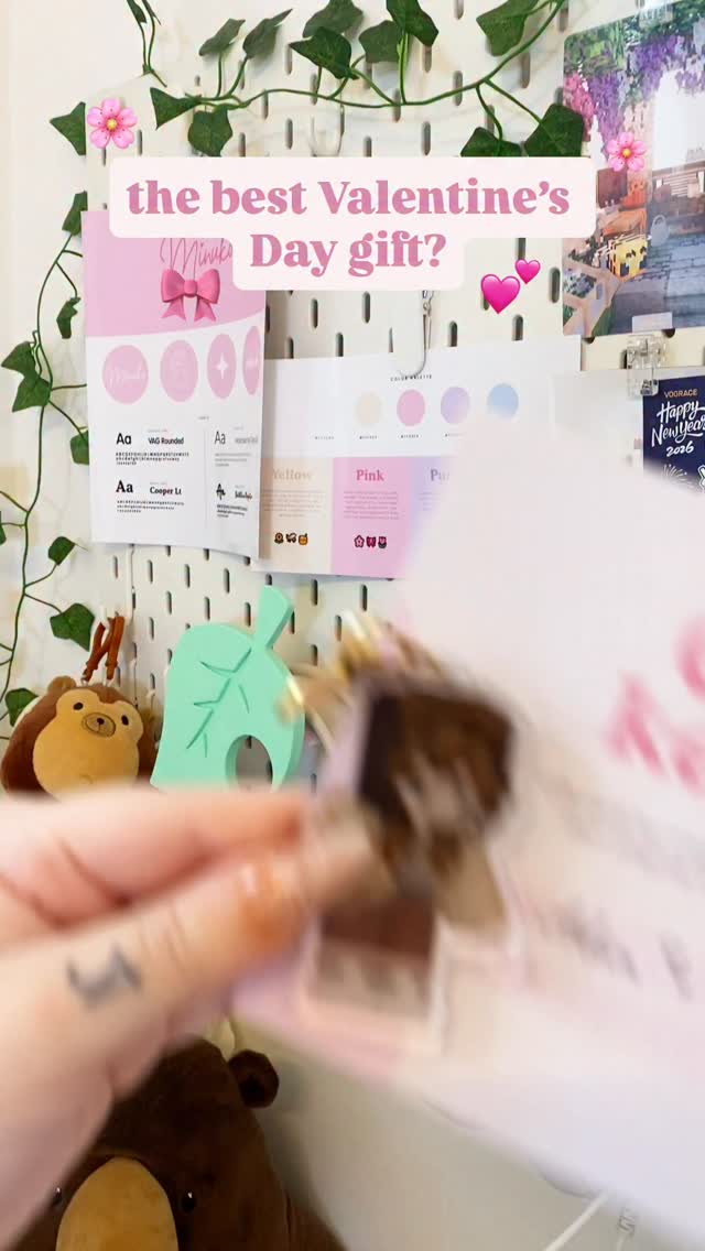 You don’t have to worry that your Valentine’s Day gift won’t arrive on time 🕰️, struggle to find out your partner’s MC Skin details 😮💨 Your partner can use the e-gift card 💌 to create a keychains together with you! ✏️💕
#valentinesday #couple #minecraft #valentinesgift #fyp