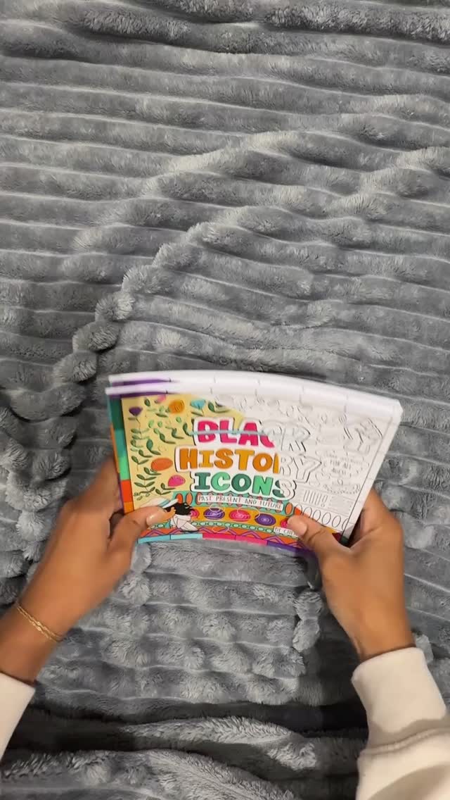 Come and watch me pack an 1️⃣8️⃣ Book order 📦🚚😜
I even had to do a bit of Arts and Crafts on the delivery box 😂 Sit back and watch me pack 🥰
🖤
✨
🖤
✨
🖤
#instareels #smallbusiness #smallbusinesstiktok #smallbusinesscheck #reels #teenygifts #teenykisses #shipping #artbusiness #smallbusinessowner #orderonline #riseandgrind #beyourownboss #workfromhome #shopathome #makingart #dailyarts #ilovemyjob #smallgifts #justforyou #incomingmail #colouringbook #booksforsale #blackhistoryforkids #blackicons #educationalgifts #booksforkids #packingorders #order_now #booksforchildren
