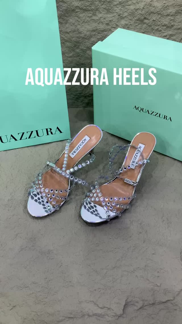 Shine like a diamond ✨
Price: 600 AED | 60 OMR
📦 Delivery:
• UAE: next-day delivery
• Oman: 3–5 days
• Worldwide shipping: 7–10 days
🌍 Shop online:
www.amirashop.net