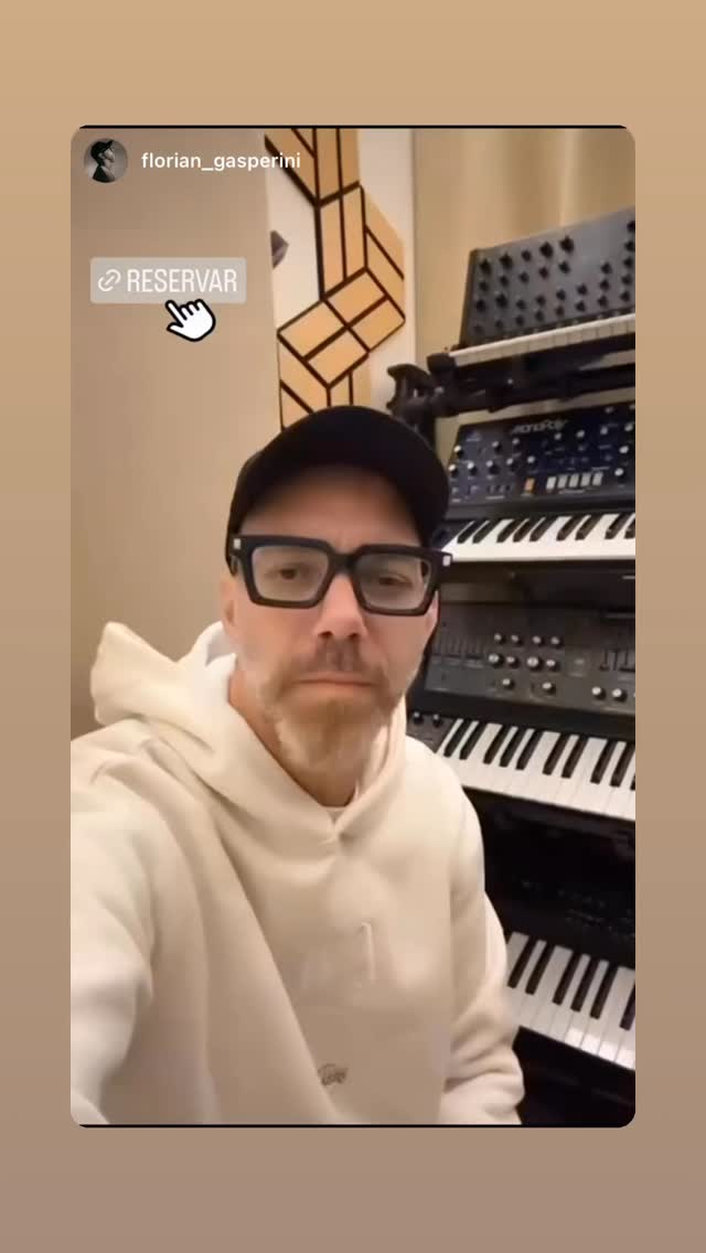 MASTERCLASS GRATUITA · ABLETON LIVE
¿Sientes que tus producciones no avanzan como deberían?
En esta masterclass gratuita descubrirás cómo trabajan los productores profesionales dentro de Ableton Live para crear música con fluidez, coherencia y visión artística.
🎛 Qué aprenderás:
Flujo profesional de producción en Ableton Live
Cómo organizar tu proyecto desde la idea inicial hasta el track final
Toma de decisiones creativas sin bloqueo
Optimizar tu tiempo y evitar errores comunes
Enfoque práctico aplicado a música electrónica actual
🎓 Imparte:
Florian Gasperini
Productor, DJ y fundador de Sahasrara Escuela Online
📅 Fecha: Jueves 29 de enero
🕢 Hora: 19:30 (hora España)
💻 Formato: Online (Zoom)
🎟 Acceso gratuito – plazas limitadas
👉 Ideal para productores principiantes y intermedios que quieren dar un salto real en su música.
Invierte en tu talento!
Visita : https://www.sahasraraescuela.com/