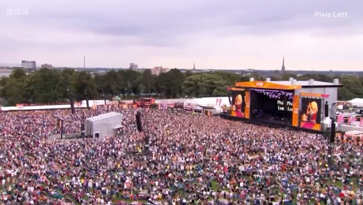 Great weekend at Radio 2 in the Park with the lovely @pixielott and the team.
And what a treat to meet and watch Sting and his incredible band - I might have pooped my pants when I realised he was watching our set from side of stage (2nd slide).
#r2inthepark @bbcradio2 @bbcsounds