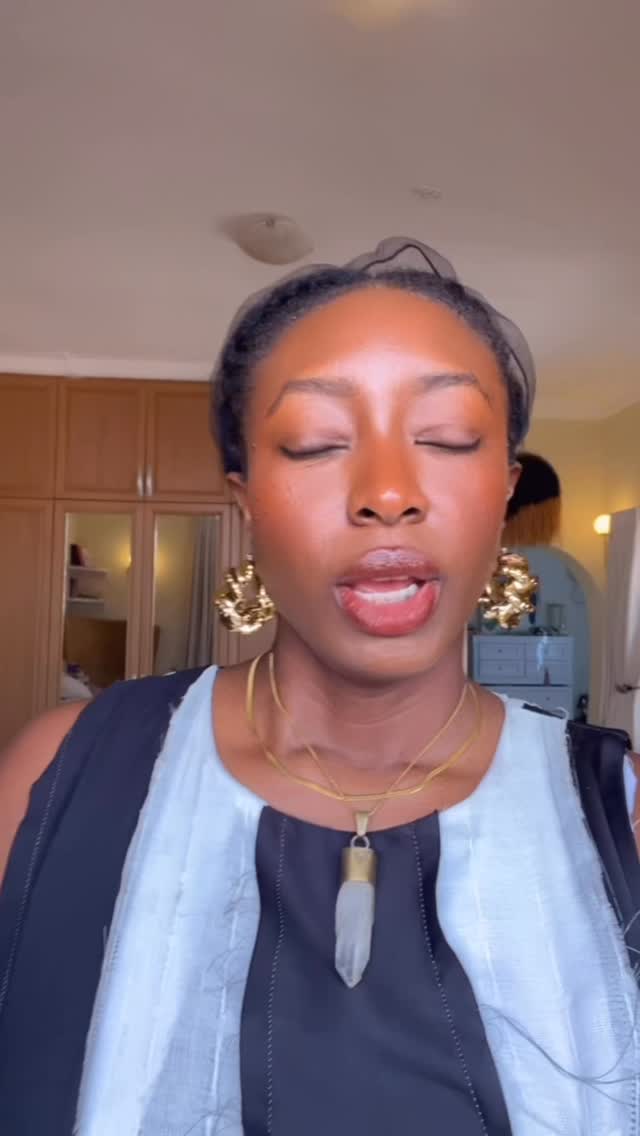 For a long time, I treated clarity like a mood.
If it came, I’d rush to use it.
If it left, I’d panic and start forcing decisions.
But leadership doesn’t work like that.
Clarity is not luck,
It’s not personality,
It’s not “one day I’ll feel ready”.
Clarity is a skill.
And it can be engineered. 🤯
Because the cost of being unclear is never small.
It leaks into your team,
Your relationships,
Your parenting,
Your body,
Your business.
And if you’re choosing to lead, you don’t get to outsource that cost.
I wrote the full thing in The Inner Court.
Go read it, 🔗 in bio 👆🏾