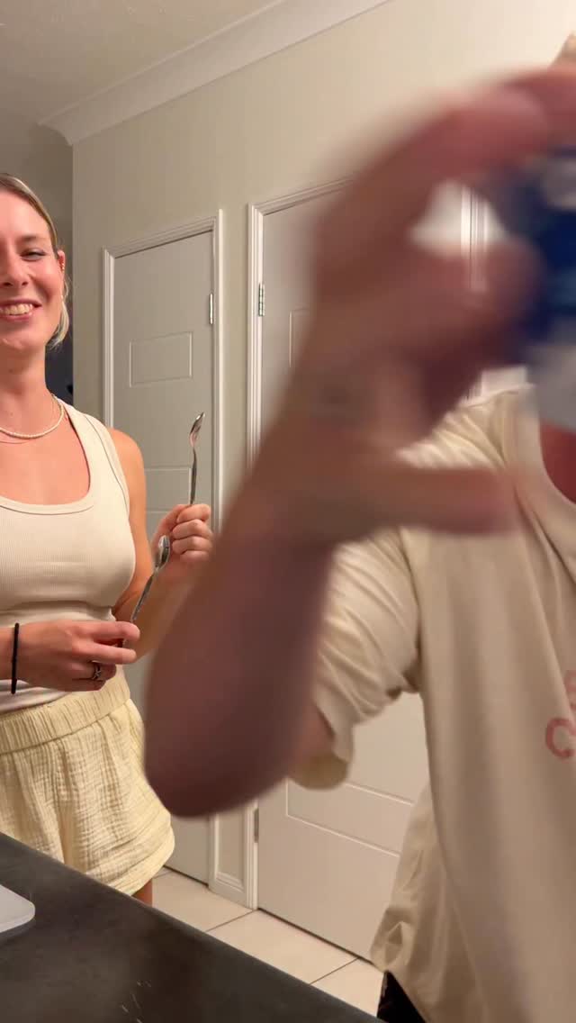 Trying the viral Japanese cheesecake trend with the best food critics I know🤌🏼
Safe to say it passed the test✅