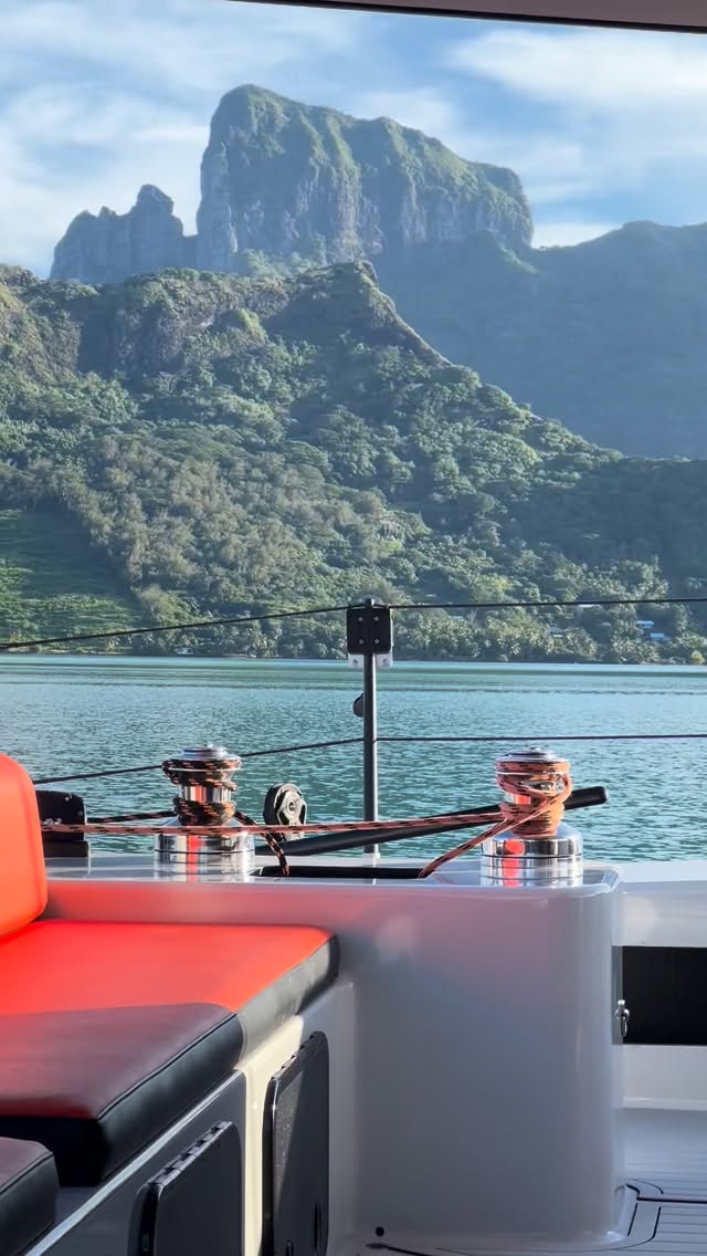 A suspended moment on the water 🧡