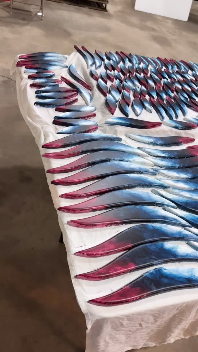 It doesn’t hit you until you lay out all the pieces, just how many paintings you made… in 8 days. 135 hours of painting to complete 576 pieces but I did it! 😍
#artcommission #artconsultant #hotelart #alcoholinkpainting #installationart