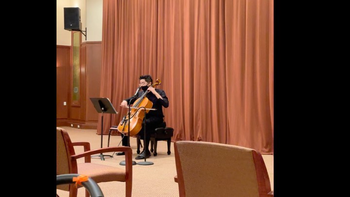 Performed a lecture-recital on November 24th at Cedar Sinai Park, in collaboration with Portland State University’s String Ensemble Community Outreach program as their Event Coordinator.
I played and gave a lecture on the first 3 Bach Suite’s for Solo Cello, and performed the 1st Movement of the Cassado Solo Cello Suite.
Truly such a memorable experience. One resident approached me at the end and said “Thank you for your lovely performance; I am leaving with my soul feeling complete.” Another woman got up and started dancing after I explained these movements were intended as dance suites when they were premiered, and then afterwards sat down and clapped along to the rhythm of the music all evening.
Such an enlightening experience—one that I will always treasure close to my heart. I’m feeling so incredibly grateful to be at PSU and to share these beautiful experiences. 🎻💞
***Legally, I am not able to share audio recordings or include any pictures with the residents, but a muted compilation of the live-photos was deemed acceptable.***