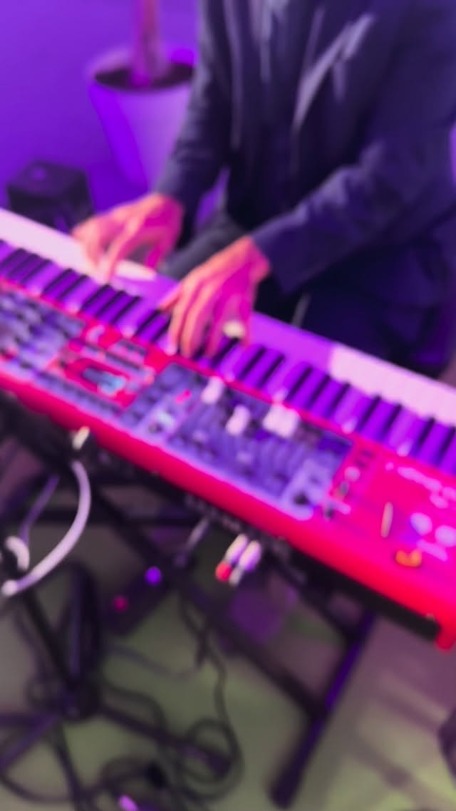 Du bist noch auf der Suche nach der passenden Musik für dein Firmenevent? 🎶 Letztes Jahr durften wir die Standorteröffnung von @austriaamt musikalisch begleiten. Ein Tag voller wunderbarer Eindrücke und für uns immer eine große, Ehre Teil von so großartigen Events zu sein. 🤩 Danke auch an @flieger.catering für die bereits jahrelange wunderbare Zusammenarbeit. #event #livemusic #eventband #band