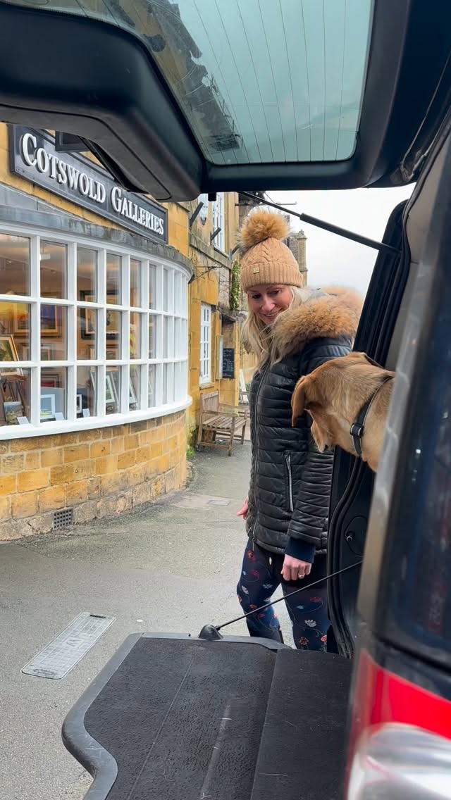 The Cotswolds is undoubtedly one of the best places to travel around with your four legged friends. Almost everywhere is pet friendly.
These were our absolutely favourites from Stow on the Wold.
1. @porch_house for their cosy secret snug.
2. @fairfaxandfavorstow for Cotswold country clothing, excellent customer service and dog treats at the check out.
3. @dambrosiuk for delicious lunches and artisan treats to stock up the pantry.
4. @thesheepstow for cocktails at the bar.
5. @borzoibookshop for inspiring novels.
6. @bar.foletta for a cosy atmosphere filled with charming antiques.
7. @st_edwards_stow for feeling like youāve travelled to another world.
#cotswolds #cotswoldcottagegems #holidaycottage #dogsofinstagram #petfriendly #cotswoldlife #labradorofinstagram