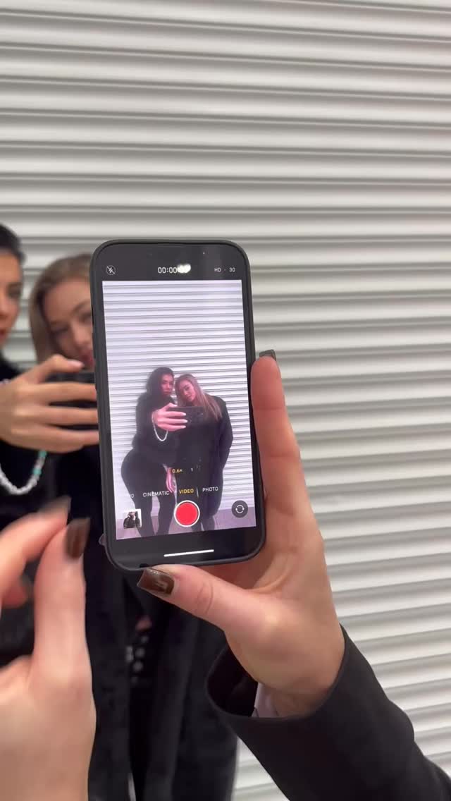 Get winter ready this season❄️📸
Your winter hair is waiting for you ! Shop Today and receive tomorrow!