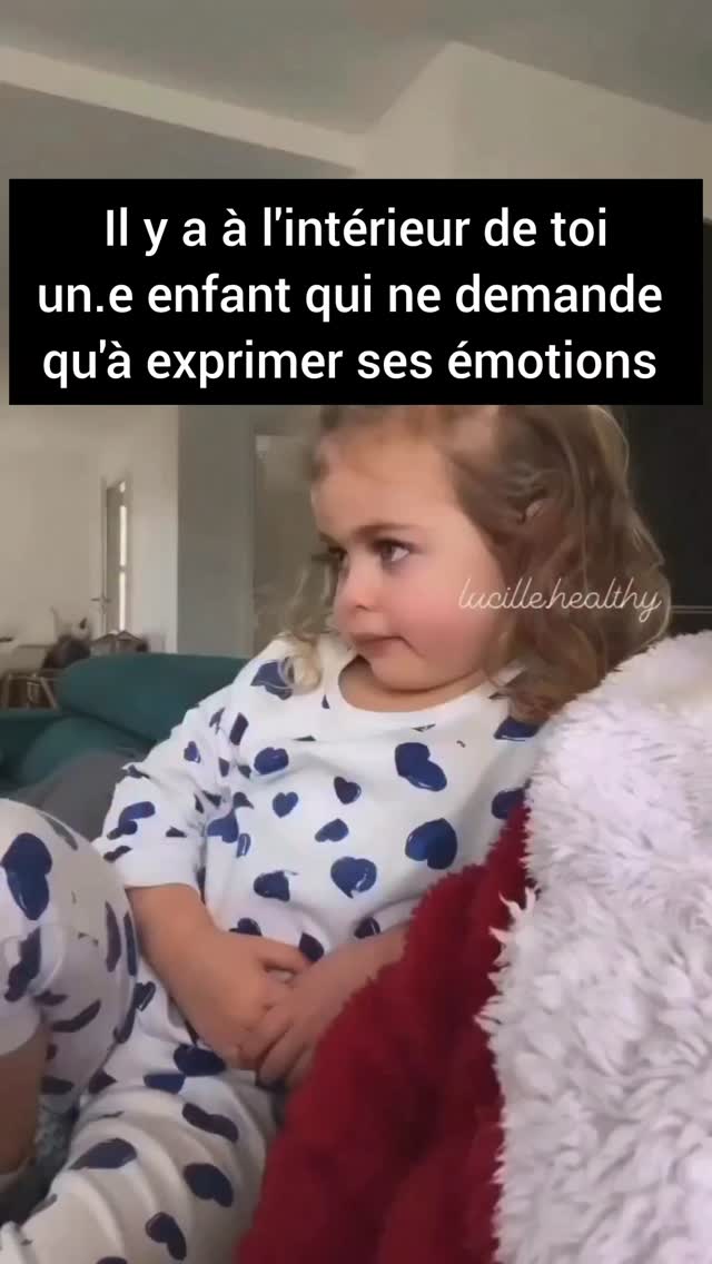 👉 Toutes les émotions que vous n'avez pas pu exprimer enfant (par manque d'écoute ou d'accueil) se sont cristallisées telles quelles en vous.
Elles se sont enregistrées dans votre inconscient. C'est votre enfant intérieur·e qui les porte aujourd'hui.
Votre enfant intérieur·e est l'une des parts les plus importantes de votre inconscient, c'est elle qui manifeste tout dans votre vie aux travers de vos émotions et blessures passées.
👉 Du 02 au 05 février, je vous expliquerai le fonctionnement de votre inconscient (qui régit 90% de vous) lors d'un événement OFFERT.
4 soirs pour apporter de la clarté sur ces parts, ces mémoires du passé qui vivent encore en vous et vous influencent au quotidien !
AU PROGRAMME :
Jour 1 : Comprendre le fonctionnement de votre inconscient, ses mécanismes profonds.
Pourquoi certains schémas se répètent dans votre vie ?
Jour 2 : Rencontrer votre Enfant Intérieur.e en Hypnose (séance collective en direct) pour le libérer, lui apporter ce dont il a besoin ❤
Jour 3 : Rencontrer votre EGO pour le pacifier (séance collective en direct).
Votre critique intérieur (EGO), est la part de vous qui assure votre survie. C'est lui qui entretient vos croyances limitantes et l'autosabotage. Sachez le reconnaître, comprenez son fonctionnement...
Jour 4 : Comprendre comment fonctionne la manifestation pour vous réapproprier ce pouvoir.
De la théorie et de la pratique qui va changer considérablement votre regard sur vous-même et votre réalité.
👉 Inscrivez-vous dès maintenant :
https://guerdet-laura.systeme.io/inscription
(Lien en bio)
À très vite,
Laura
Thérapeute & Guide Intuitive
#hypnose #enfantinterieur #inconscient #schemasrepetitifs #ÉmotionsRefoulées #emotions #guerison #Blessuresdelenfance #SeLibérer #EgoEtBlessures #manifestation #confianceensoi
