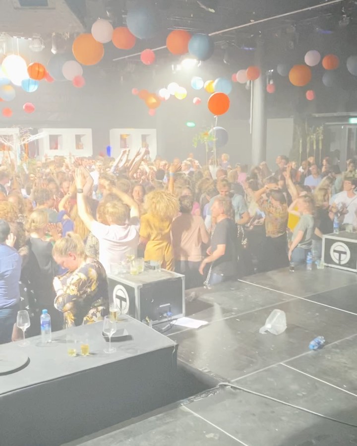 Just some short clips of corporate events the last couple of months.
Locations:
1) @complexmaastricht
2&3) at the blue rhapsody boat, Deventer
4) @iglonederland
5&6) @hetscheepvaartmuseum
7&8) @raiamsterdam
9&10) @wtcthehague