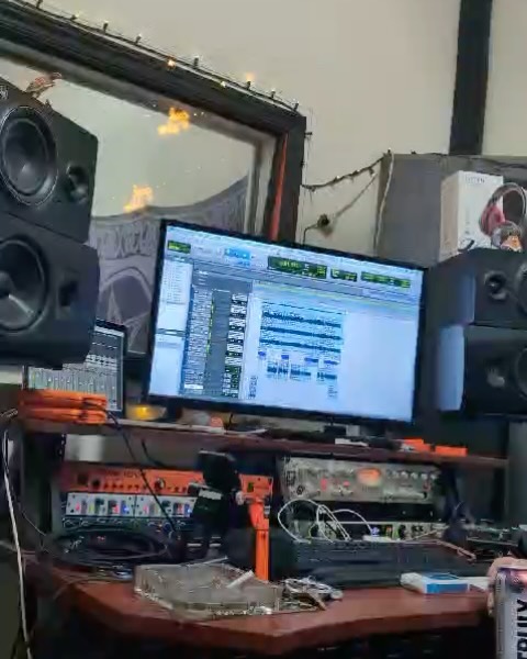 The mofos of @bedpanfight ripping a Dickies cover! We are professionals 🤘Featuring the premiere of @timskrewd on the Kazooklavier™️ tuned to an impressively accurate A440 ✨🪩#punk #punkrock #bedpanfight #thedickies #killerklownsfromouterspace #music #recording #nyc #ifandonlyifproductions