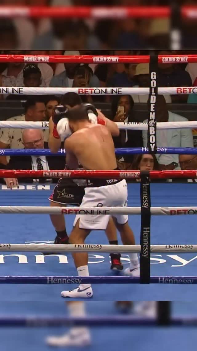 Vergil Ortiz Jr. ripping body shots. The balance, different set ups, defensive hand positioning. Very sharp,powerful, energy zapping 💪