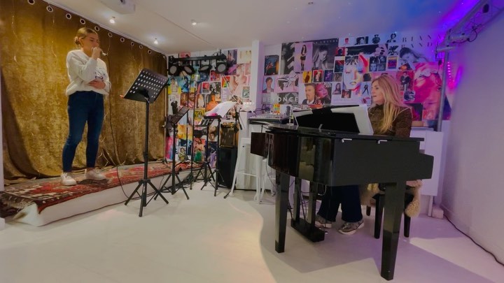 Elvy zingt Adele : Love in the dark 🫶🏻🎤👏🏻❣️🎶💞 @adele @elvy.s_