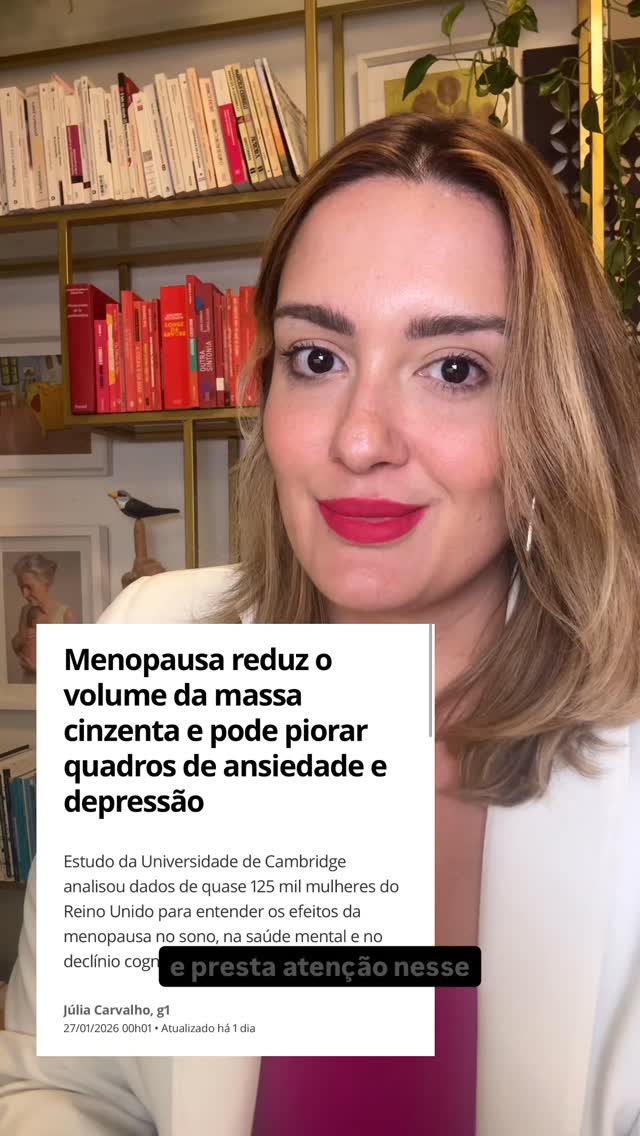 A neurociência tá avançando rápido e ela vem confirmando uma coisa que muitas mulheres sempre souberam no corpo: impacto hormonal no cérebro não é frescura, nem “mimimi”.
No Reels de hoje eu reajo a um estudo grande (quase 125 mil mulheres) que observou associações entre a pós-menopausa e mudanças em regiões ligadas a memória, emoções e foco, além de mais relatos de insônia e mais sintomas de ansiedade e depressão.
se você se sente diferente, mais reativa, mais esquecida, mais triste, mais ansiosa, isso merece cuidado, não julgamento.
#saudementaldamulher #menopausa #maternidade #saudementalmaterna