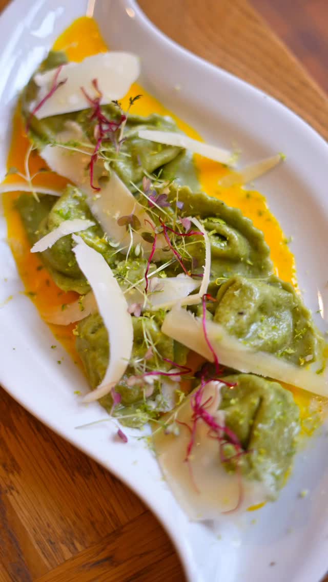 Freshly made ravioli at Lore Malá Strana
Delicate pasta, rich flavors, and the warmth of Italian tradition.
Prepared with care, finished with saffron, and served the way Italian food should be — simple, honest, and unforgettable.