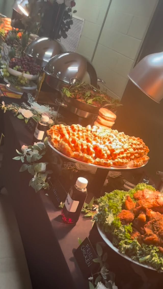 $500 deposit on all 2026 events! The sale ends March 31st 2026, click here for details...
https://www.mrbrunchchicago.com/product-page/signature-xl-family-thanksgiving-dinner
#mrbrunchchicago #mrbrunchchicagocatering #corporateevents #catering #movieset