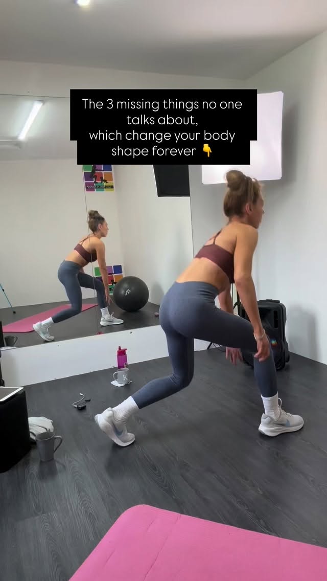 If you’re a mum trying to change your body shape, this is my best advice 😮💨…
I’ve added an important bonus tip at the end 👀👌
1️⃣ Weight loss alone doesn’t ‘fix’ body shape
When you lose body fat without exercise, you lose both muscle and strength - losing your body shape with it.
So mums who lose weight without exercise always come to me and say ‘I’ve lost my bum’, ‘my posture is awful’, ‘my tummy still sticks out’ etc. 🫶🫶
2️⃣ If you give it TIME, your body shape WILL change
Your body needs time to rebuild muscle, reconnect your core, and relearn how to move properly — especially after babies.
The mums who get the best results aren’t the ones doing more…
They’re the ones who keep it real with short home workouts (like me), stay patient and consistent…
3️⃣ Stop picking your body apart in the mirror works like a miracle (it’s the psychology)
If you’re constantly checking, critiquing and pulling yourself apart — that’s where all your energy goes… AND you end up losing motivation and turning to bad habits like poor food choices.
You don’t need to fight your age, hormones, scars… loose skin…
Make peace with it + please work with what you have and put your energy into what you can change.
Progress comes from action, not overthinking 👌👌
One last thing I’ve learnt - your thoughts also become your reality 🩷 So speak kindly to yourself… keep showing up and ladies WE GOT THIS!
I am looking forward to supporting so many of you this February🥰👏 Month by month … we are creating the best versions of ourselves 🥹…
Ladies the spaces on my app programs are all full - but I have kept a few spaces aside which I’m releasing tomorrow (Friday) Pop me a DM or use the links in my bio ⭐️