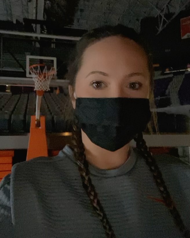 Things may look a little different this year but one thing remains the same, nothing but net.... just call me Michael JORDAN (p.s. I was indeed named after the 🐐)
•
Basketball Showcases: 2020, 2019, 2018 and 2017
#clemsonbasketball #clemson #iptay #allstar #athlete #firstroundpick #wnba