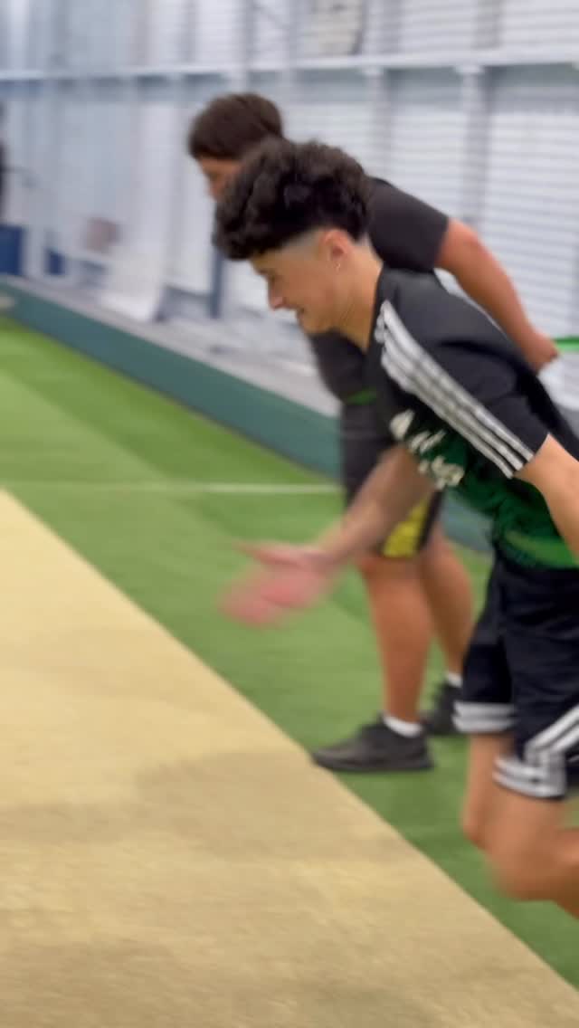 Our 8-week Performance Program is designed for youth athletes who want to become faster, stronger, and more physically prepared for sport in a structured, high-performance training environment.
Athletes complete 2 coached sessions per week:
• Strength & Conditioning
• Speed & Agility
The program includes pre- and post-performance testing (sprints, agility, jumps, and strength benchmarks) so progress is measurable and meaningful.
📍 Ponsonby Rugby Club (Indoor Facility)
🕕 6:00am sessions
📅 Starts Monday 10 February
👥 Limited to 20 athletes (separate boys & girls groups)
Ideal for pre-season preparation and in-season performance support.
Spaces are strictly limited.
📩 Enquire or book now via link in bio.