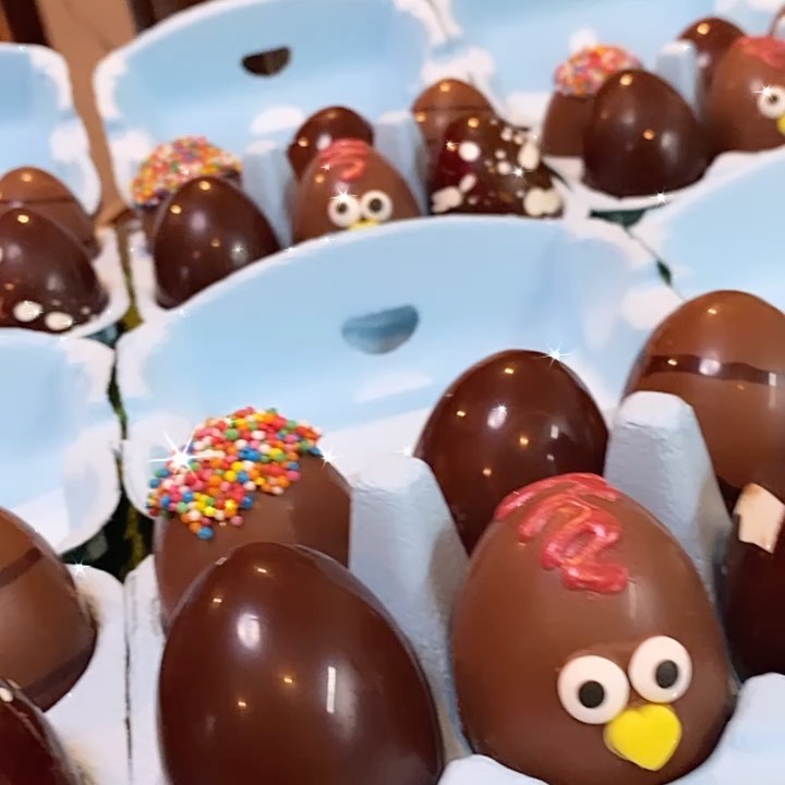 Proudly announcing the arrival of The Duchess of Cluckness( commonly known as Mrs Cluck)! Mrs Cluck and her delightful brood are guaranteed to make this #easter a clucking good one, so don’t miss out! Available instore only 😊🐔🐥🐣🧆🍫🤎♥️❤️🧡💛