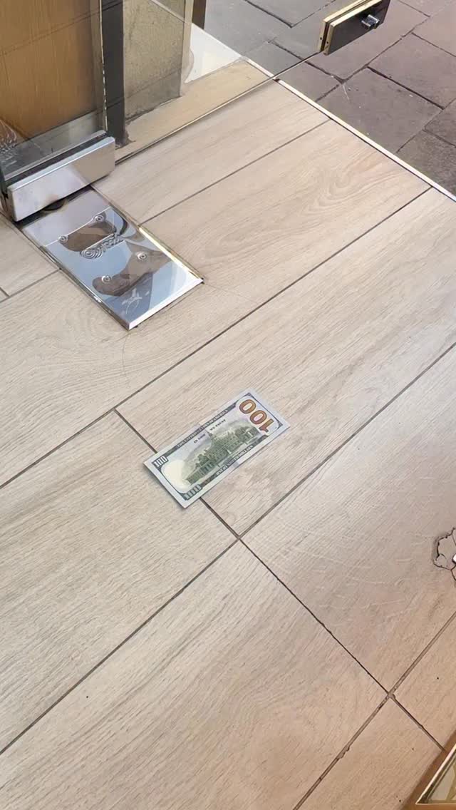 100 dollar bill?🤝🏻🔥
-
@diajewelsdubai
Looking for the perfect diamond jewelry? 💎
Dia Jewels is your one-stop store at Gold & Diamond Park for everything from engagement rings to everyday sparkle. Come visit us!
-
-
#diajewelsdubai #jewelry #dubai #diamonds #labgrowndiamonds
(Gold and diamond park, diamond jewelry, Lab-grown diamonds, engagement rings, pinky rings)