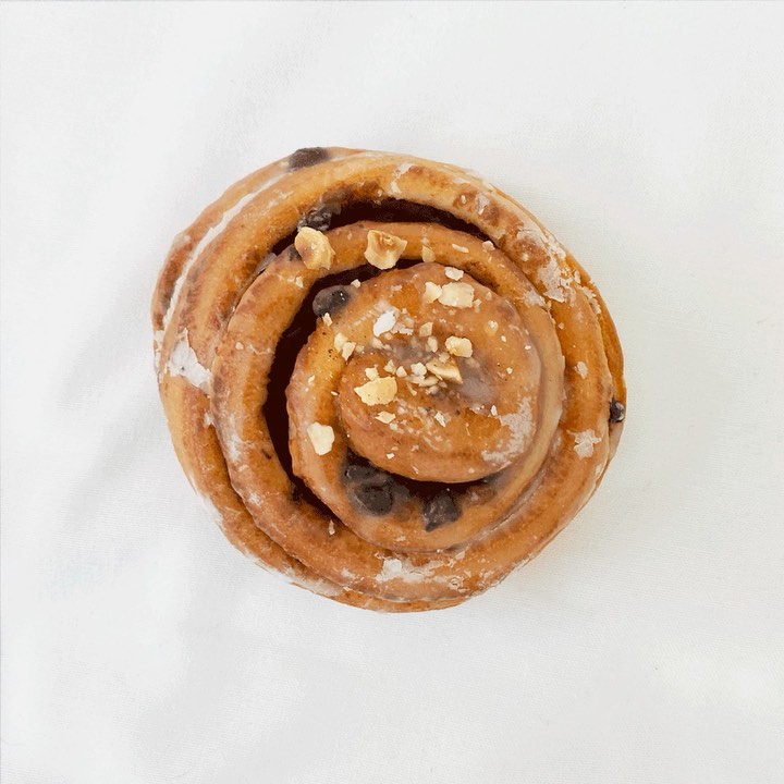 Rotllet de praliné d’avellana i xocolata
Rotllo de canyella (cinnamon roll)
Novetats a la botiga!🙌🏻
.
.
.
Rollo de praliné de avellana y chocolate
Rollo de canela (cinnamon roll)
Novedades en la tienda!🙌🏻
#pralinechocolate #cinnamonrolls #fornsantjosep #fornartesà