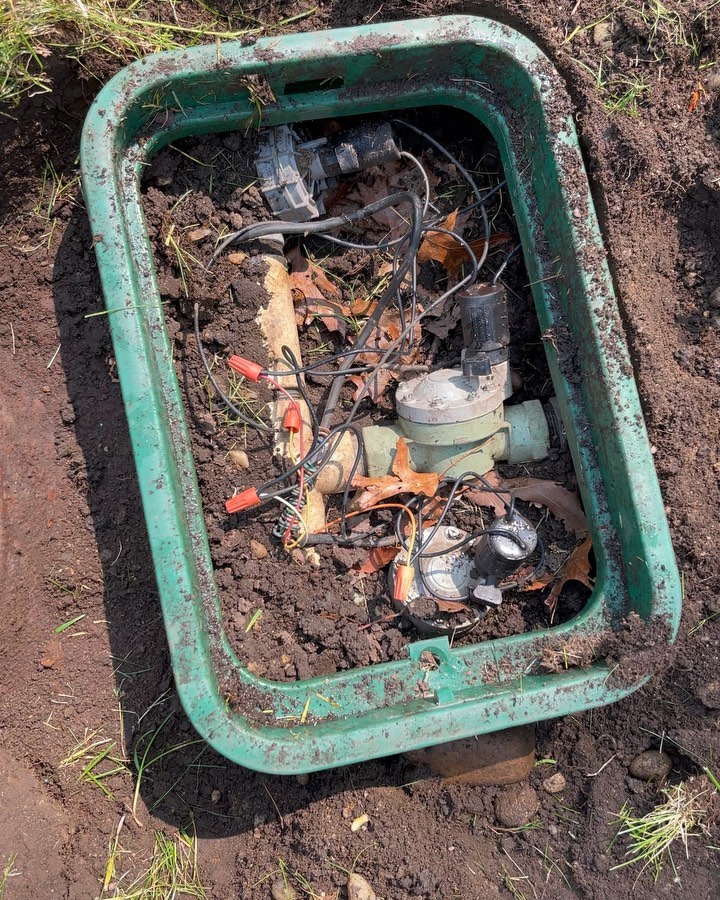 Plumbing Repairs from today’s route. Replaced a DCVA Backflow in a meter pit and repaired a broken 1” sprinkler main and installed a new blowout
#ample #irrigation #lawn #sprinklers #lawnsprinklers #plumbing #repair