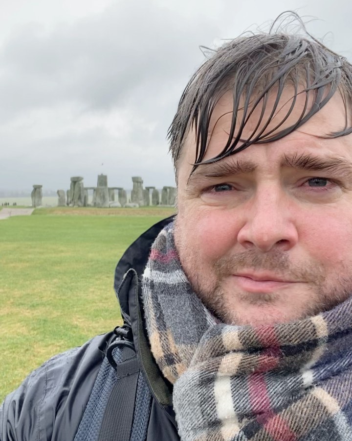 Took some guests to the Stones again yesterday. They were a bit disappointed by the sunshine as we arrived in the car park as they wanted rain and gloomy skies for their photos from the trip. Well, the English weather provided…
•
•
•
Hi I’m William Harry Mitchell, a Blue Badge Tourist Guide and Historical Interpreter. I lead tours around London and all over England. Want a tour? Have a look at my website (link in bio) for some ideas and get in touch through the contact form. @whmtours
#stonehenge #thegreatoutdoors #englishweather #wonderfulweather #outside #history #heritage #darkskys #rain #ancient #ancientmonument #tour #tourguide #touristguide #bluebadgeguide