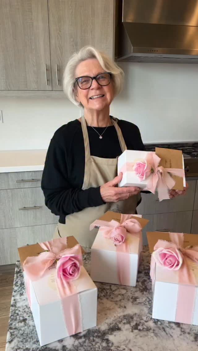 Gift-wrap a homemade banana bread for your Valentine — or for anyone you love and appreciate 💕
Perfect for teachers, neighbors, family, friends, and more!
Choose between our
🍫 Double Chocolate Banana Bread
🍌 Original Banana Bread
🎁 Gift wrapping available for $7 each
A sweet, thoughtful gift that everyone will love ✨
#ranchomissionviejo #teachergift #homemadebananabread #laderaranch #ocmom