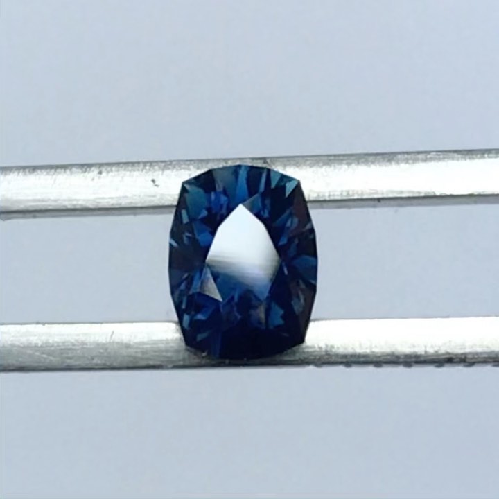 Saphir d’Auvergne (France 🇫🇷). Taille coussin 1,29ct dimensions : 6,78 x 5,16 H : 4,48mm
Taille de précision. Naturel, non chauffé, non traité.
Lien vers la boutique dans la bio.
French sapphire 🇫🇷 from Auvergne. Cushion 1,29ct . Dimensions : 6,78 x 5,16 mm H : 4,48mm Precision cut. Natural, unheated, untreated.
#saphir #saphirdefrance #saphirdauvergne #frenchsapphire #finegems #exceptionalgemstones #teal #tealsapphire #bluesapphire #naturalgemstone #ethicalgemstone #ethicallymined #naturalsapphire #unheatedsapphire #saphirnaturel #pierresethiques #joaillerieethique
#sapphire #gemme #cuttinggemstones #precisioncut #ethicaljewelry #highjewelry #jewelrydesign #statementjewelry #hautejoaillerie #minetomarket #jewelrydesigner #jewelryblogger #gemstonetraceability