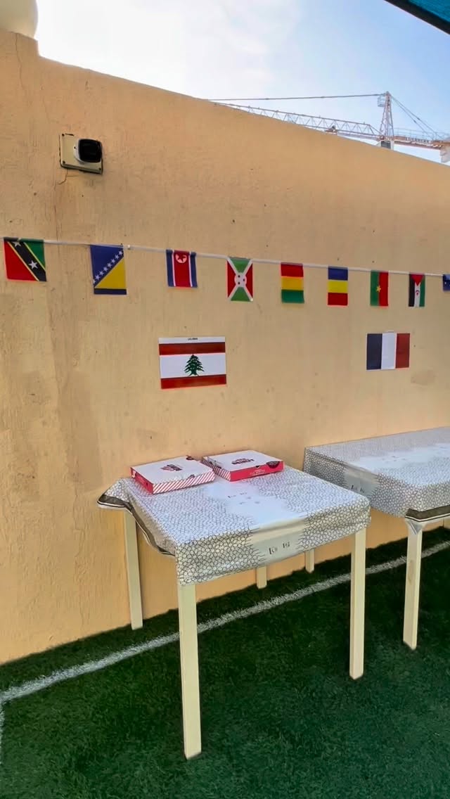 🇫🇷 Aujourd’hui, nos enfants ont découvert les cultures du monde, appris à s’ouvrir aux différences et voyagé à travers les traditions, les musiques et les saveurs.
Un immense merci aux parents qui ont participé, qui sont venus en classe, qui ont partagé leur culture et préparé de délicieux plats de leur pays.
Grâce à vous, cette journée a été riche en échanges, en sourires et en belles découvertes pour les enfants.
Merci pour votre confiance et votre engagement 🤍
⸻
🇬🇧 Today, our children discovered different cultures, learned to open their minds to diversity, and traveled through traditions, music, and flavors from around the world.
A big thank you to the parents who participated, came to the classes, shared their culture, and prepared delicious food from their countries.
Thanks to you, this day was full of learning, smiles, and beautiful moments for the children.
Thank you for your trust and involvement 🤍
#maternelle #creche #crechedubai #dubainursery #kindergarten