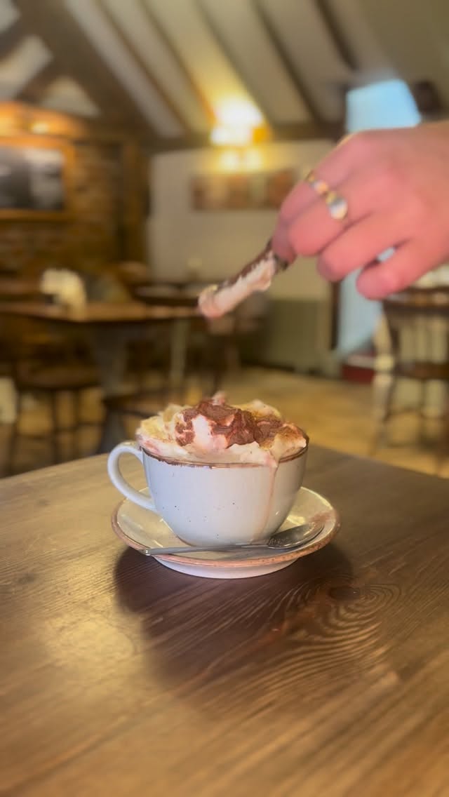 National Hot Chocolate Day ☕️🍫
Steam rising, chocolate melting, cream swirling… 🤍✨
Settle into the Old Original Bakewell Pudding Shop with a rich hot chocolate, topped with lashings of cream and a flake, and let the warmth linger🥰
Comfort, tradition, and a little moment of joy, a true hug in a mug 🫶
#thingstodoinbakewell #nationalhotchocolateday #supportlocal #chocolate #foodie