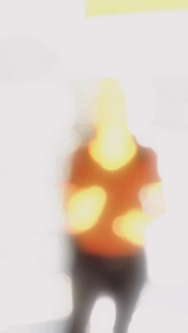 Essa é a Rô.
Proprietária da RS Sacaria.
Um negócio que começou com o pai dela
e hoje segue forte, passando de geração em geração.
Aqui, produto bom não é promessa.
É rotina.