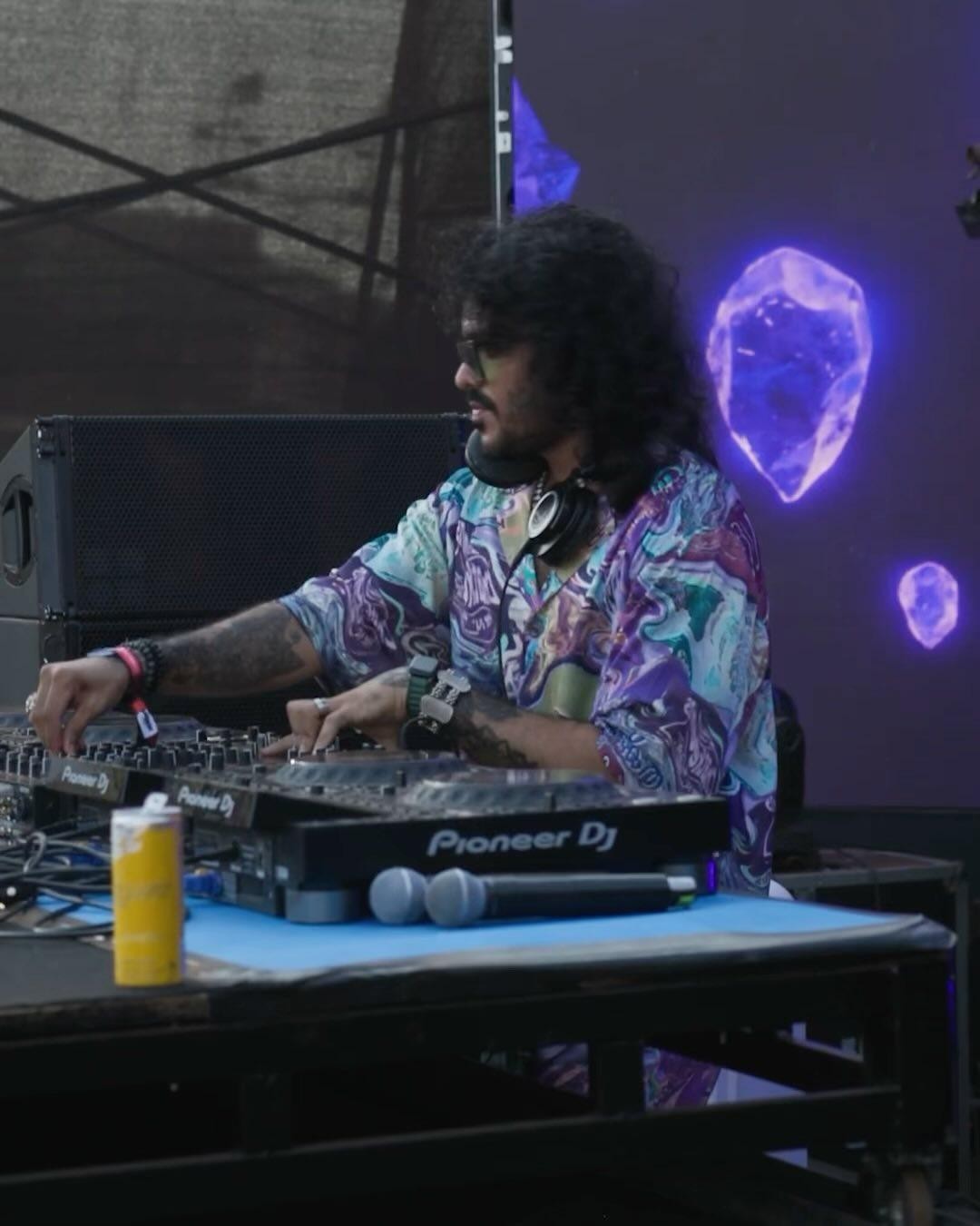 SING IT IF YOU KNOW IT 🫶🏽
moments from @sunburnfestival !!!
🎥: @tejxpatel
Styling: @stylebyhema @doh_tak_keh
#indowarehouse #indohouse #sunburnfestival