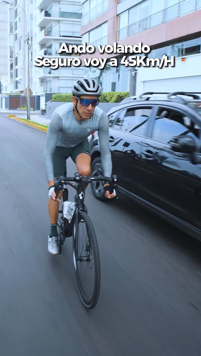 Strava mi mayor Hate🤣🤡
Ya pero el outfit está buenizimo! Y tu puedes tener el tuyo en:
www.santicperu.com
#ciclismo #santicperu #ropadeciclismo