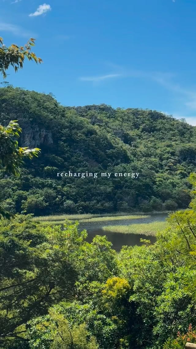 Garanta sua reserva agora e não perca a chance de renovar as energias em um feriado perfeito para desacelerar, descansar e viver momentos inesquecíveis.
Carnaval 2026 nas Docas da Lapa
De 13/02/2026 até 17/02/2025
(mínimo de 4 diárias)
O pacote pode ser estendido.
Valores por acomodação:
• Doca 1: R$ 3.800 🚫
• Doca 2: R$ 4.500 (casal) | R$ 5.400 (4 pessoas)🚫
• Doca 3: R$ 3.300 🚫
• Docas 4🚫 e 5🚫: R$ 2.200
• Doca 6: R$ 1.800 🚫
✅disponível
🚫 indisponível (alugada)
Reservas
Solicitamos 50% de sinal para confirmação via depósito bancário.
O valor restante deverá ser depositado 1 dia antes do check-in.
❗Política de cancelamento
• Reembolso integral para cancelamentos com mínimo de 20 dias de antecedência.
• Com menos de 20 dias: reembolso em crédito para outra hospedagem.
• Com menos de 10 dias: perda do sinal.
Garanta seu Carnaval em meio à natureza, conforto e exclusividade
#Carnaval2026 #DocasDaLapa #CarnavalNaNatureza #HospedagemExclusiva #VivaEsseMomento