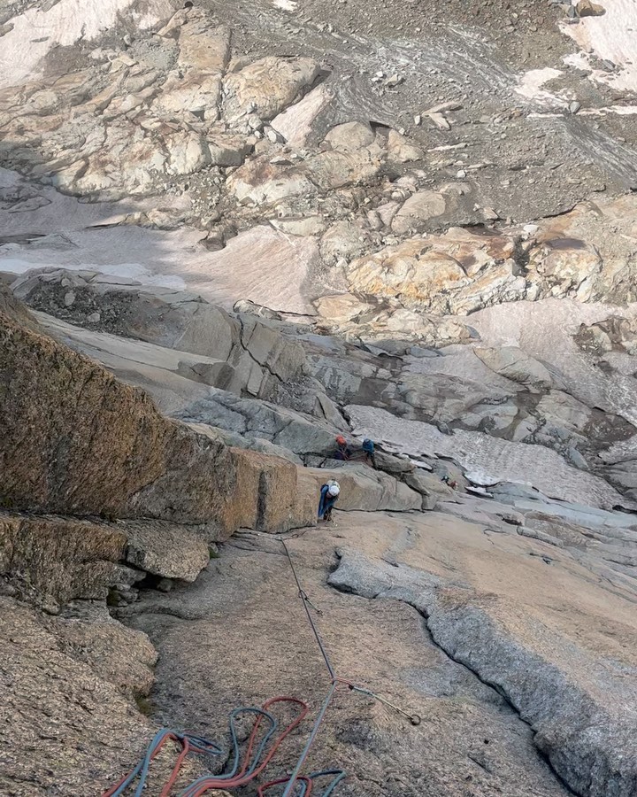 Following Niedermann’s traces
•
•
•
•
.
#guidealpine #noplacetoofar #climbing #alpinism #mountainridge #mountainlovers #sunrise
#mountaineering #nature #motivation #sunrise #sunny #outdoor