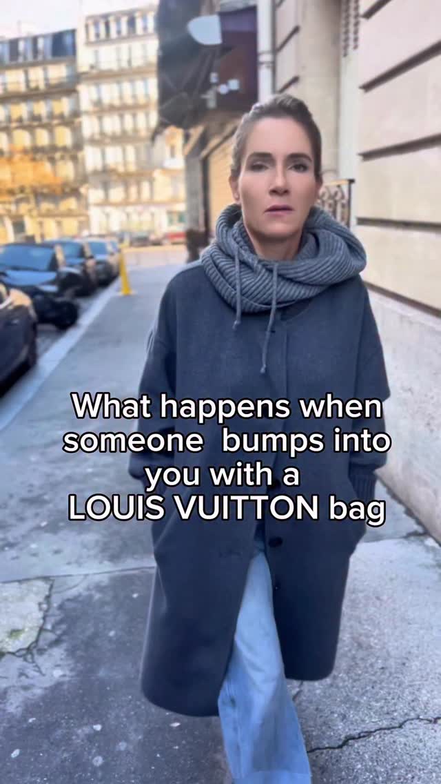 AS A PARISIAN I LOVE BEING BUMPED INTO WITH A LOUIS VUITTON BAG š¤£
Parisians can often be a bit agressive, especially if someone bumps into us! but thatās part of the Parisian life: speed and stressful! On the other hand, it depends on what the person is bumping into you with!
If itās a Louis Vuitton bag, itās always better than a Lidl bag ššš!
š«š·Donāt forget to book your tickets for my show if you want to know more about the Parisian spiritš«š·šš» OH MY GOD, SHE IS PARISIAN! Every Friday and Saturday at 8.15 pm! Link for the tickets in my bio!
@louisvuitton
#parisianlife #parisienne #parisstreetstyle #louisvuittonparis #humour